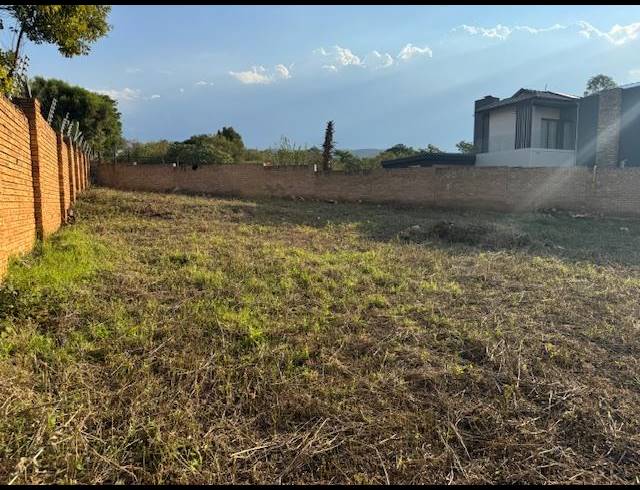 LAND FOR SALE IN RUIMSIG COUNTRY ESTATE